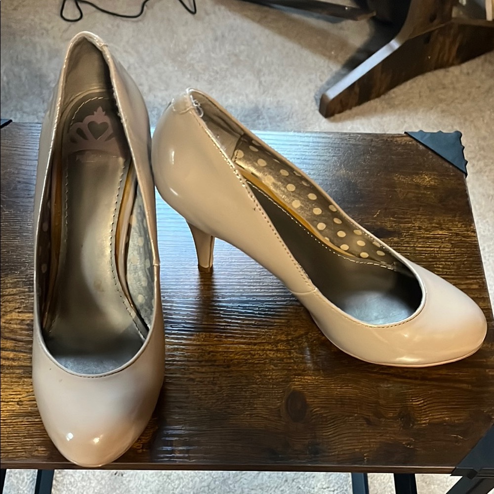 Fergalicious Cream Heels